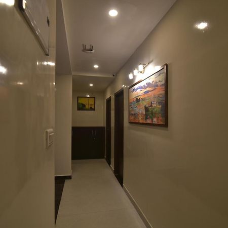 Address 24 Inn Bangalore Eksteriør bilde