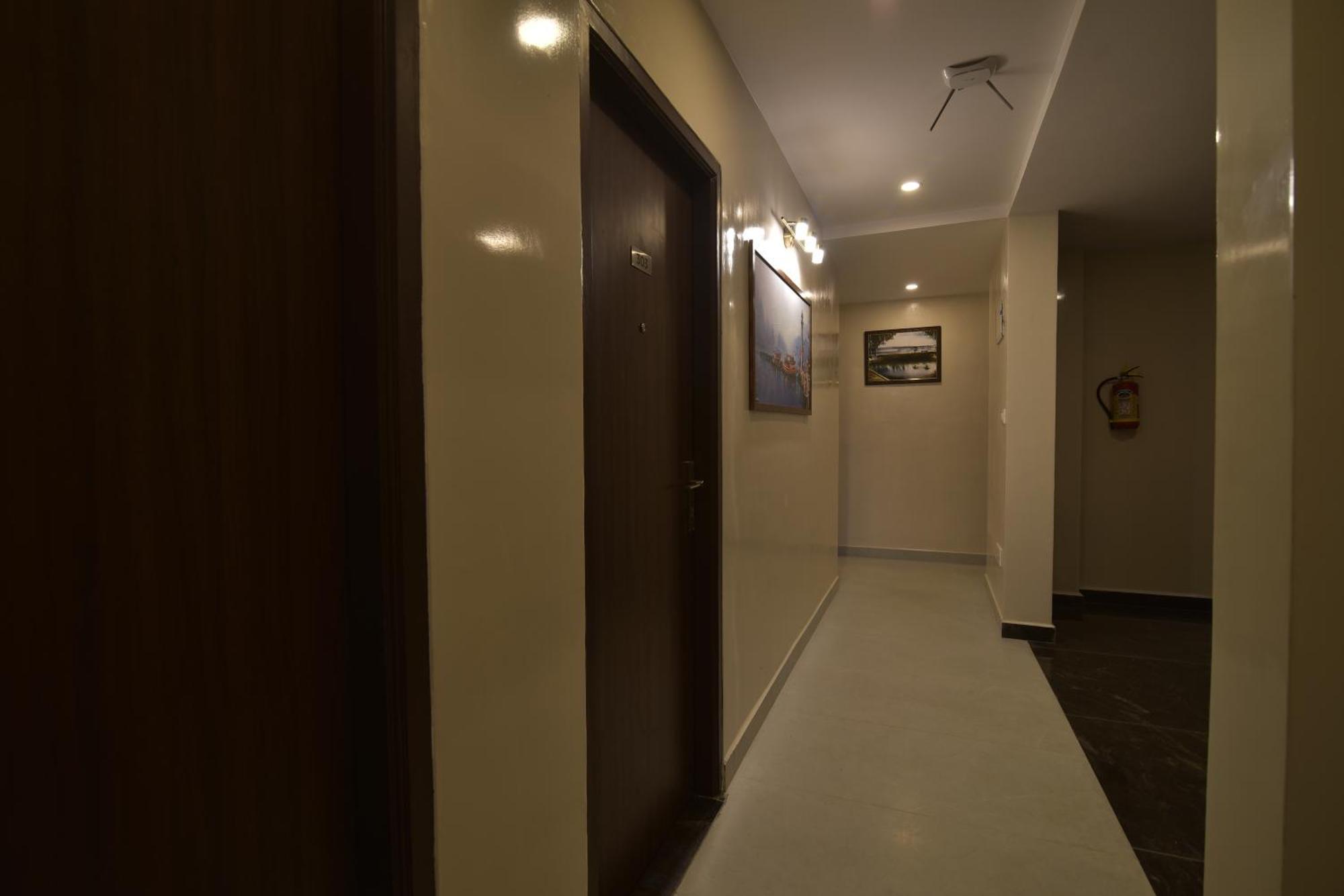 Address 24 Inn Bangalore Eksteriør bilde