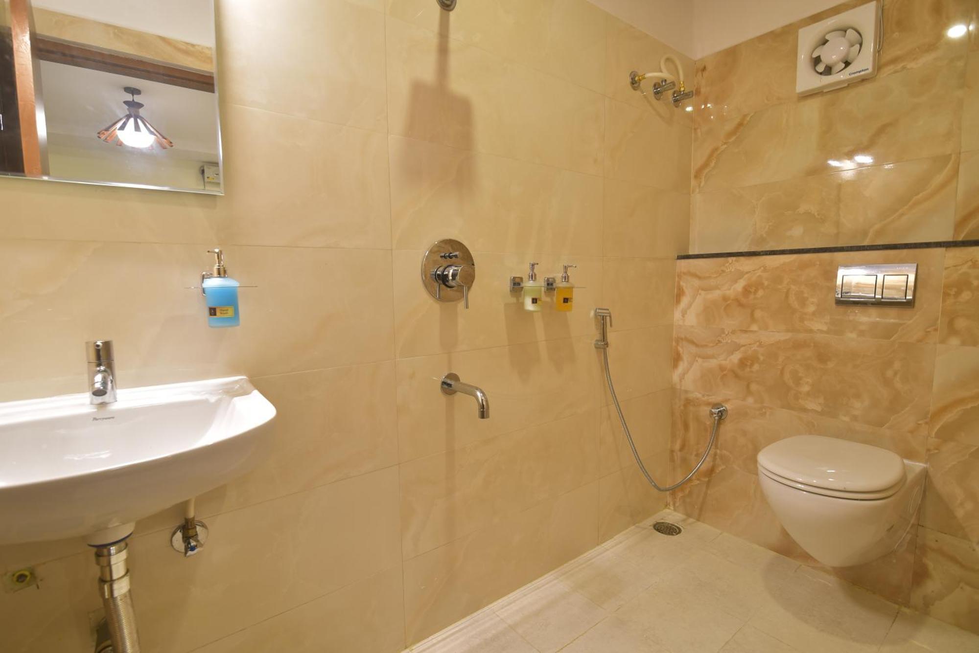 Address 24 Inn Bangalore Eksteriør bilde