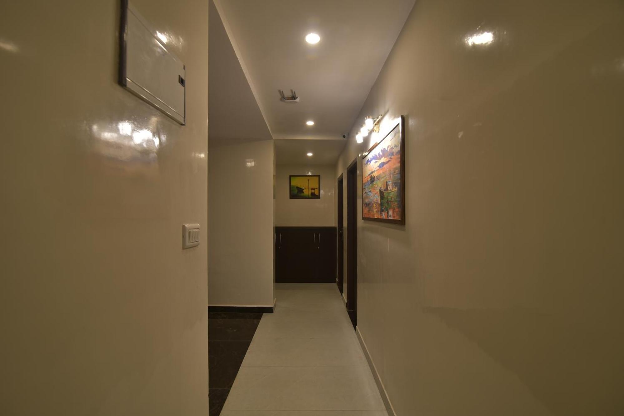 Address 24 Inn Bangalore Eksteriør bilde