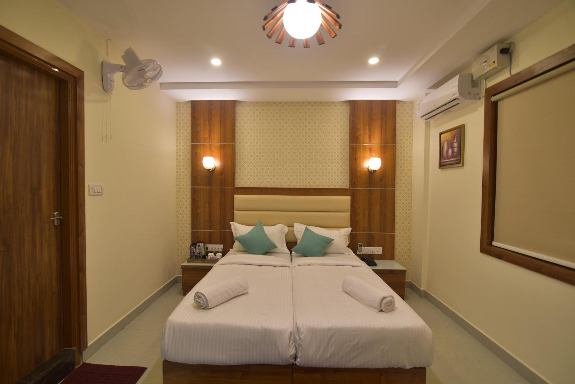 Address 24 Inn Bangalore Eksteriør bilde