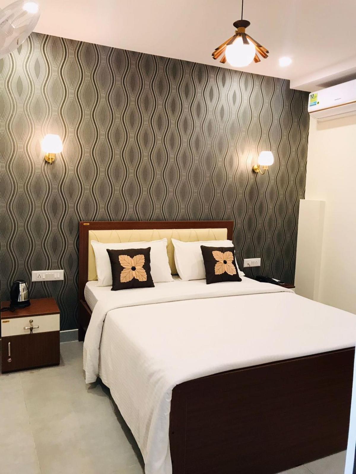 Address 24 Inn Bangalore Eksteriør bilde