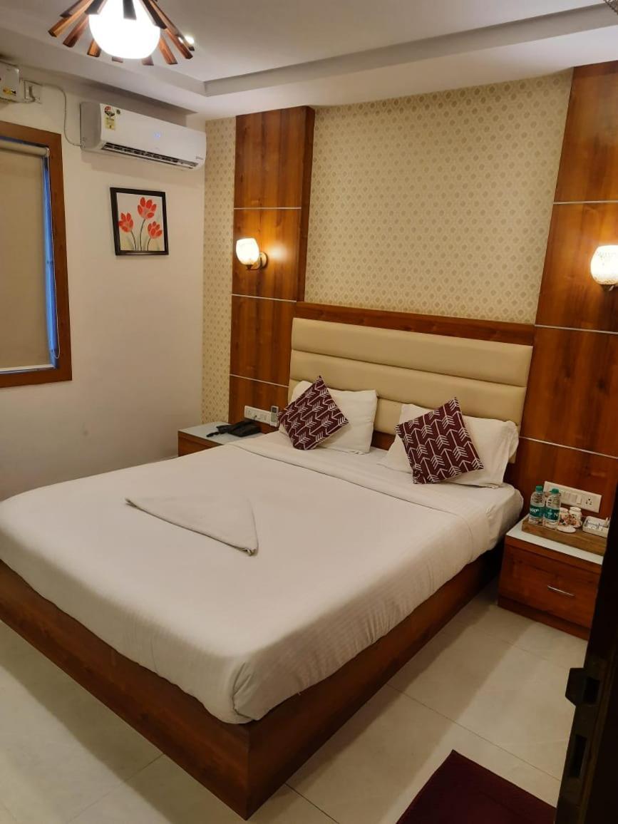 Address 24 Inn Bangalore Eksteriør bilde